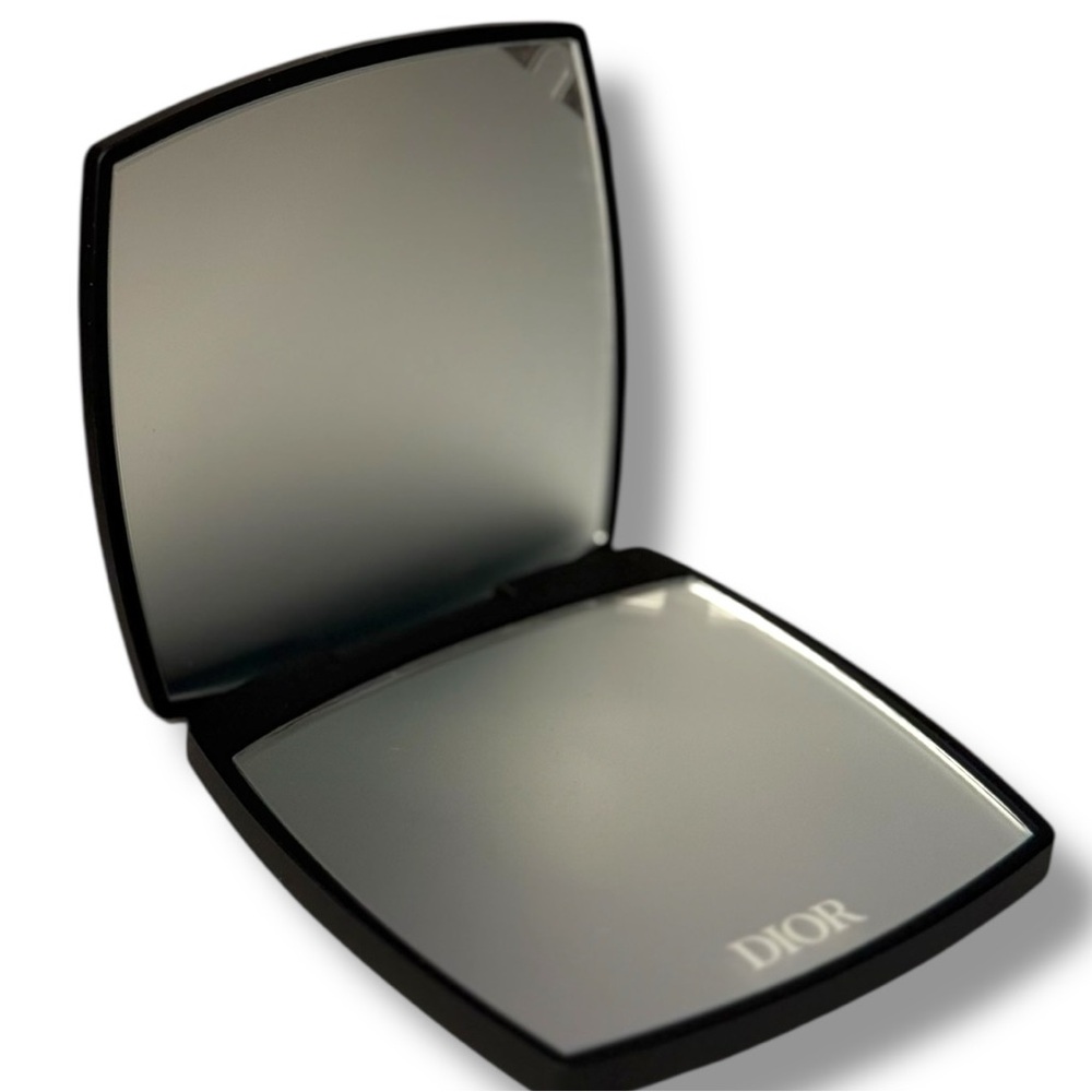 Dior Cosmetic Bag + Mirror Gift Set - Picture 9 of 11